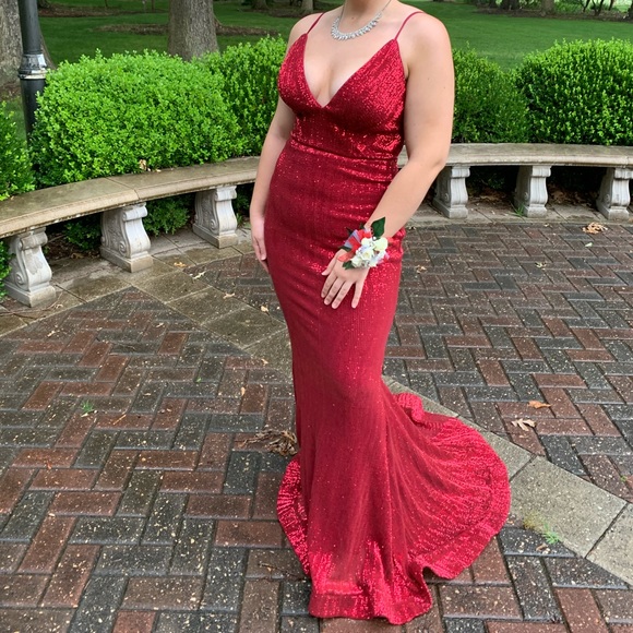 Sparkling red formal.  Made by La Femme.  Size 6.  Brand new! - Picture 2 of 4